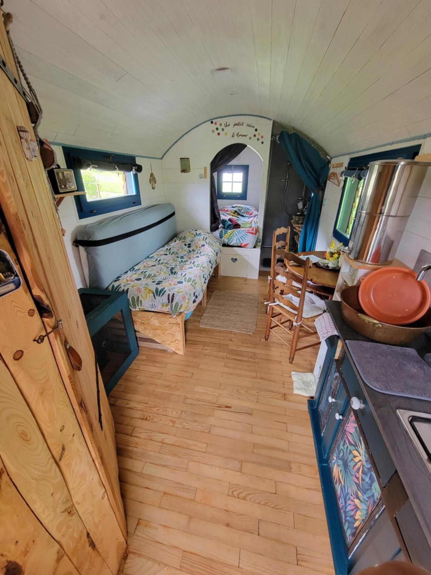 Leval  La Roulotte Tiny House Du Mond'Ideal מראה חיצוני תמונה