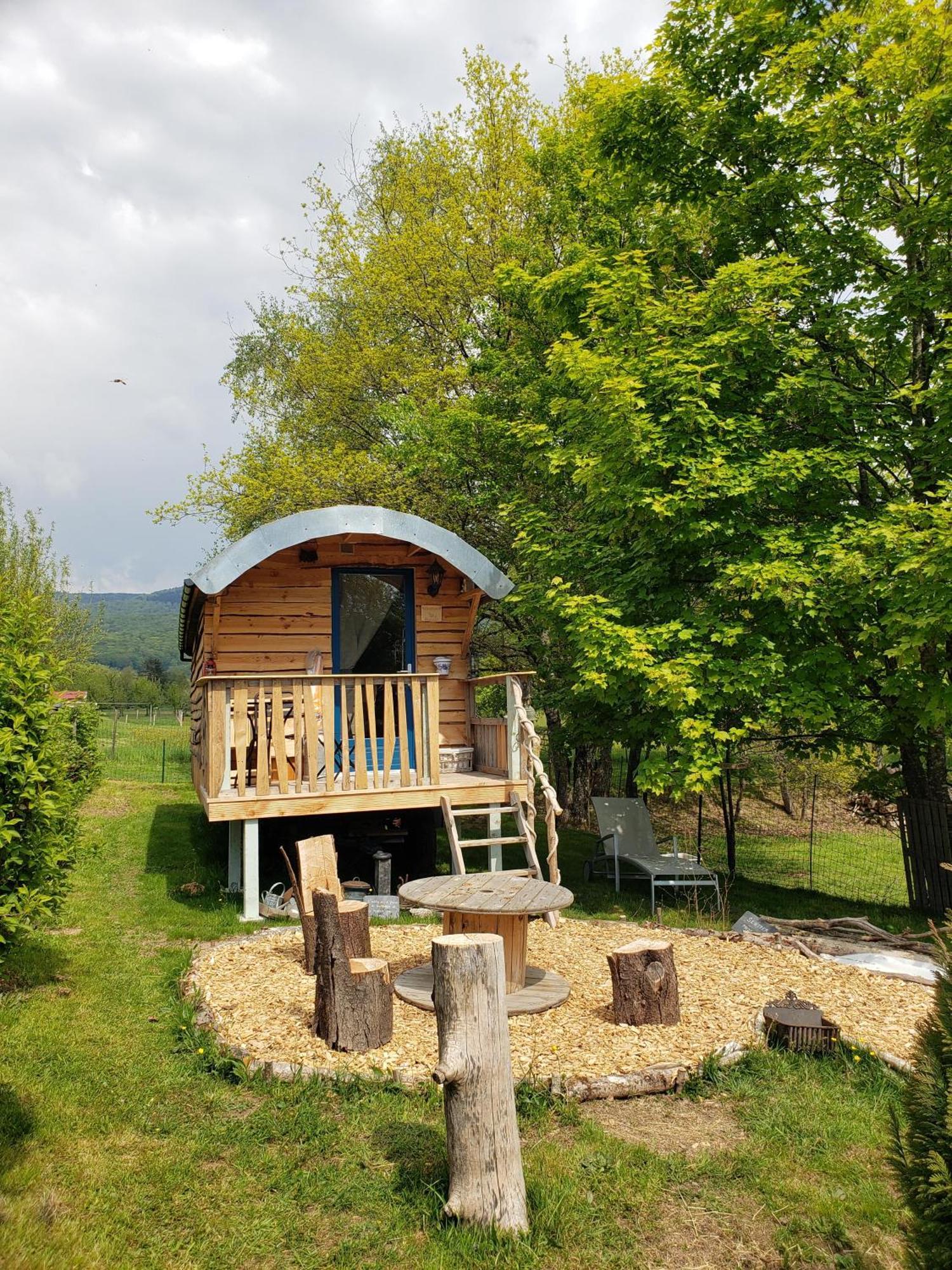 Leval  La Roulotte Tiny House Du Mond'Ideal מראה חיצוני תמונה