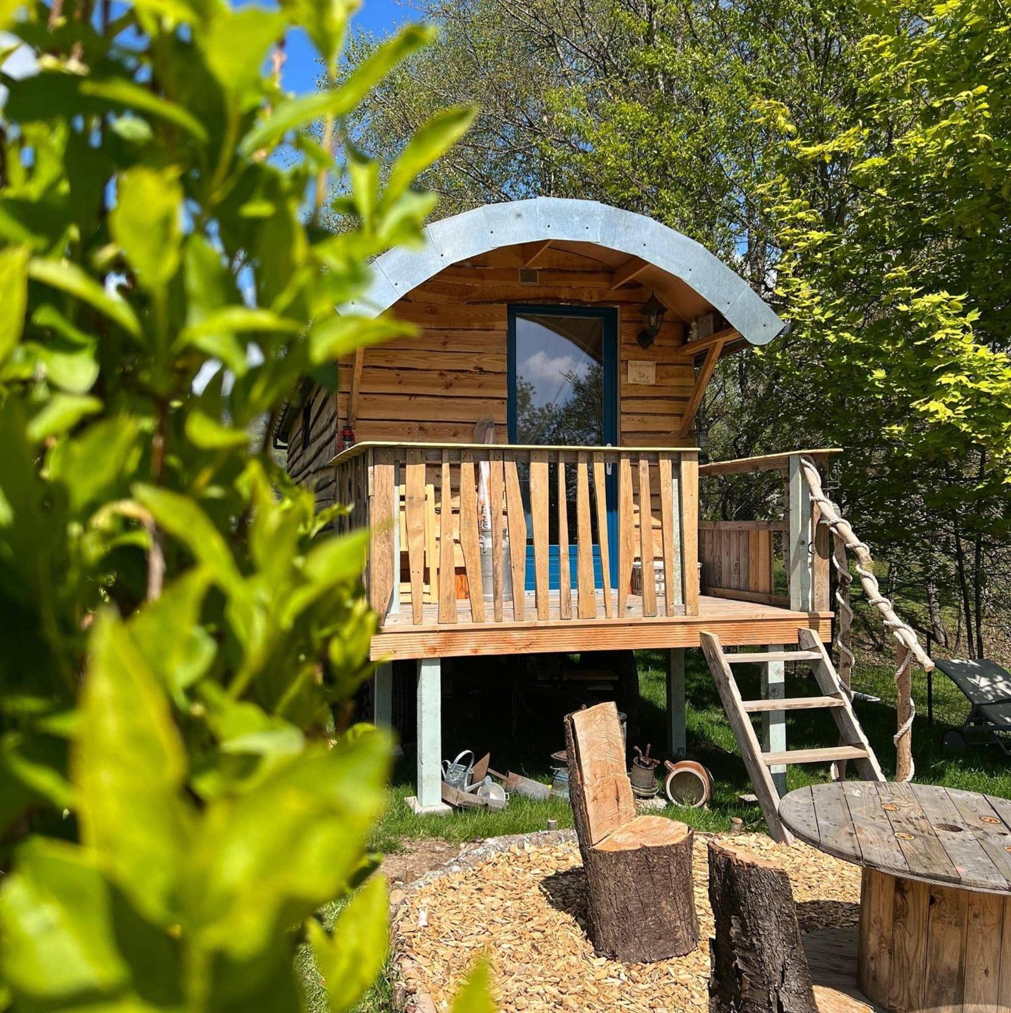 Leval  La Roulotte Tiny House Du Mond'Ideal מראה חיצוני תמונה