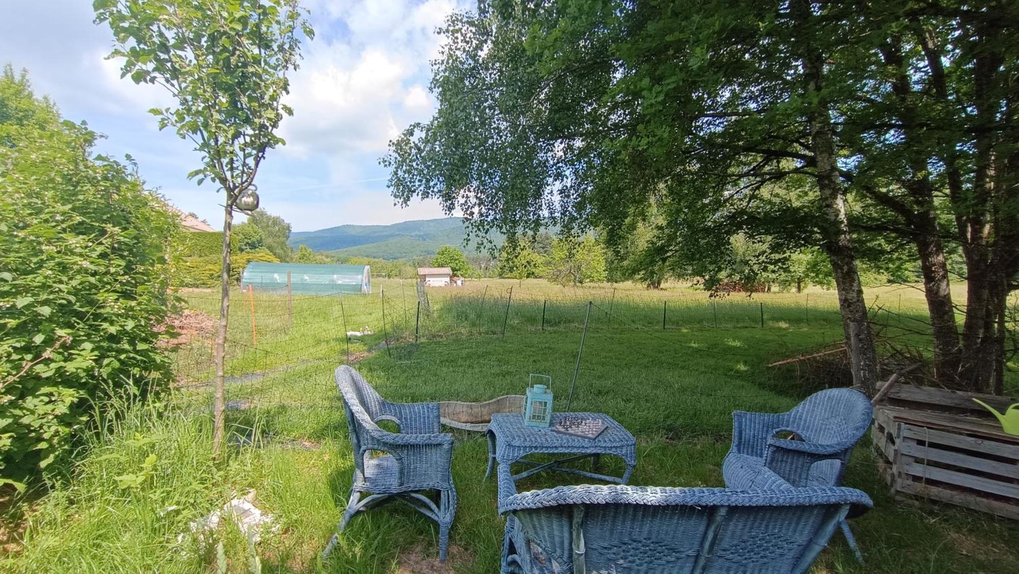 Leval  La Roulotte Tiny House Du Mond'Ideal מראה חיצוני תמונה