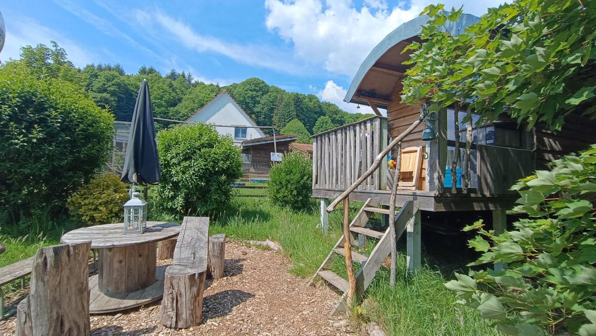Leval  La Roulotte Tiny House Du Mond'Ideal מראה חיצוני תמונה